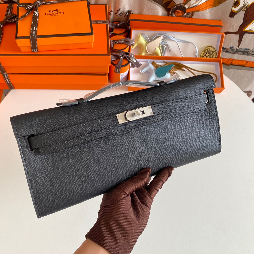 HERMES KELLY CUT 31 IN BLACK CALFSKIN WITH SILVER HARDWARE