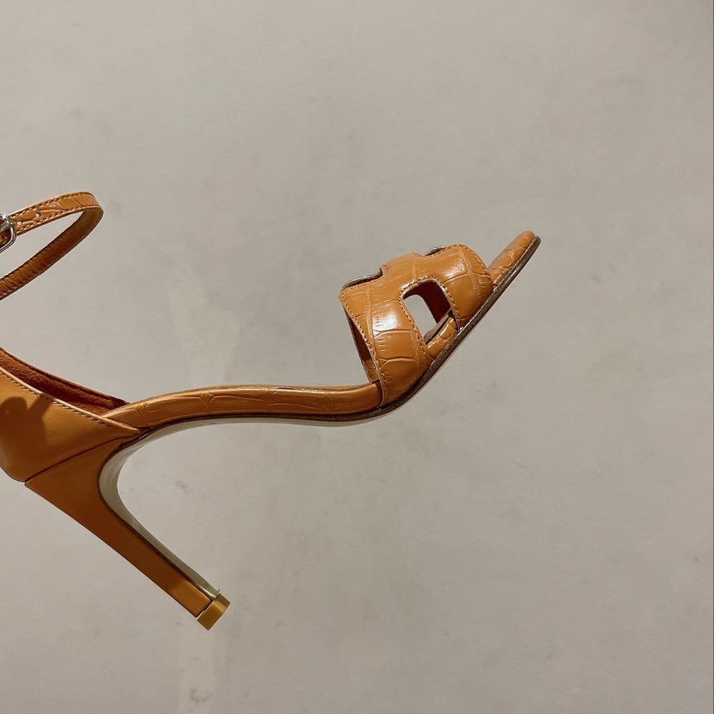 HERMES PREMIERE 105 SANDAL IN PEANUT BROWN CALFSKIN