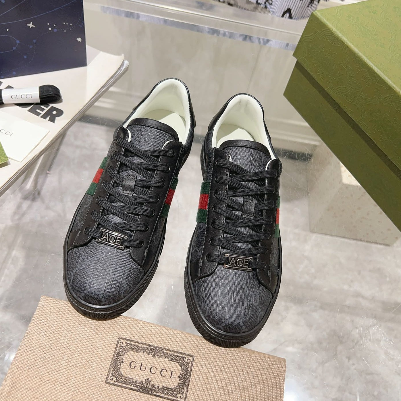 GUCCI ACE  SUPREME TRAINER BLACK CALFSKIN WITH PATTERNS