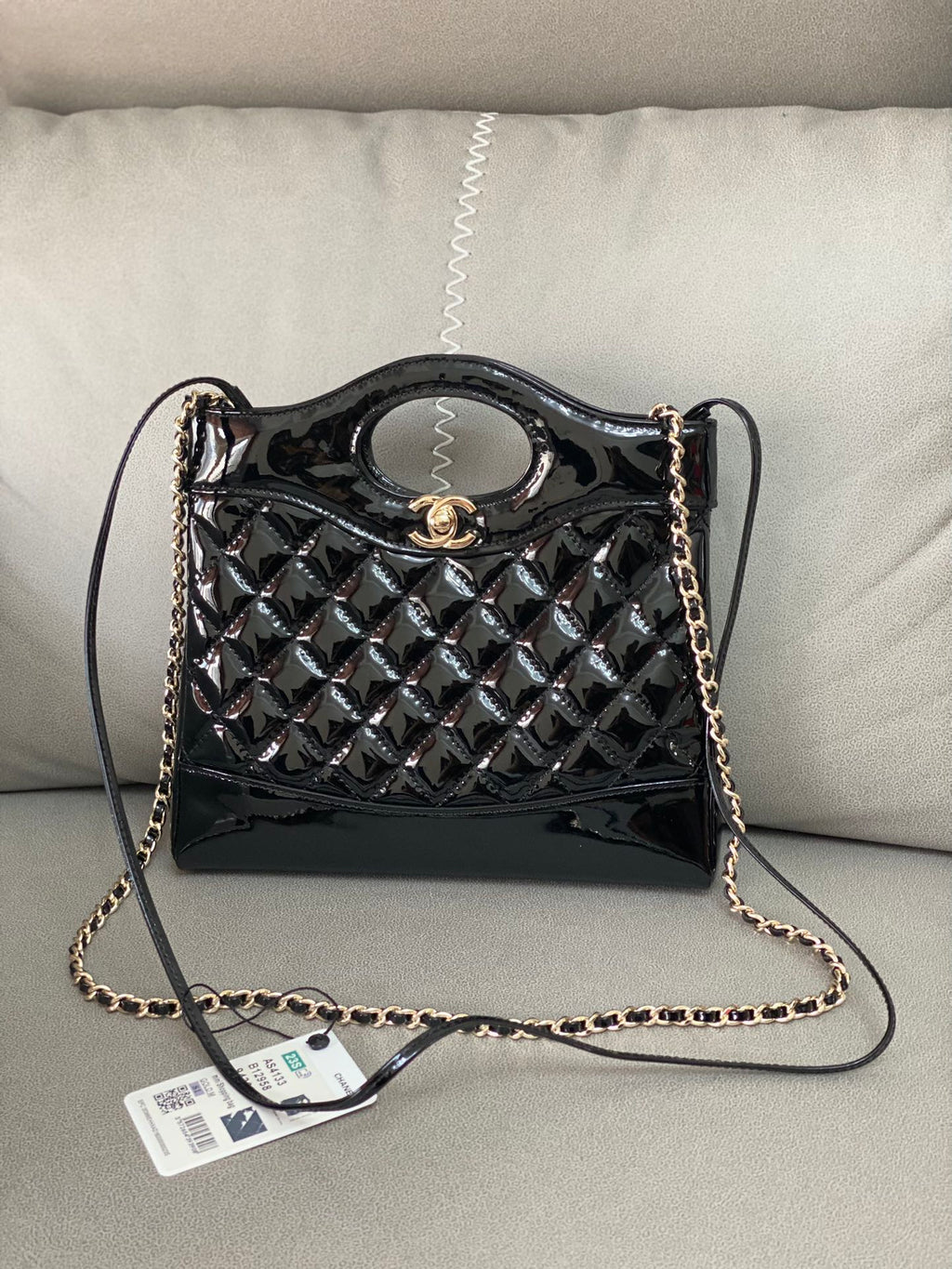 CHANEL MINI 23 SHOPPING BAG IN GLOSSY BLACK CALFSKIN