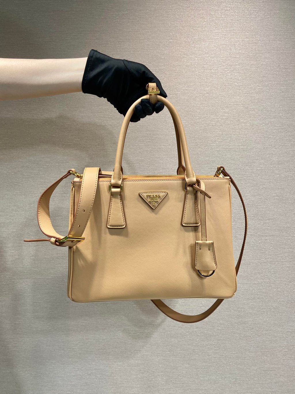 PRADA MEDIUM GALLERIA BAG 28 IN CIDER BROWN SMOOTH CALFSKIN GOLD HARDWARE