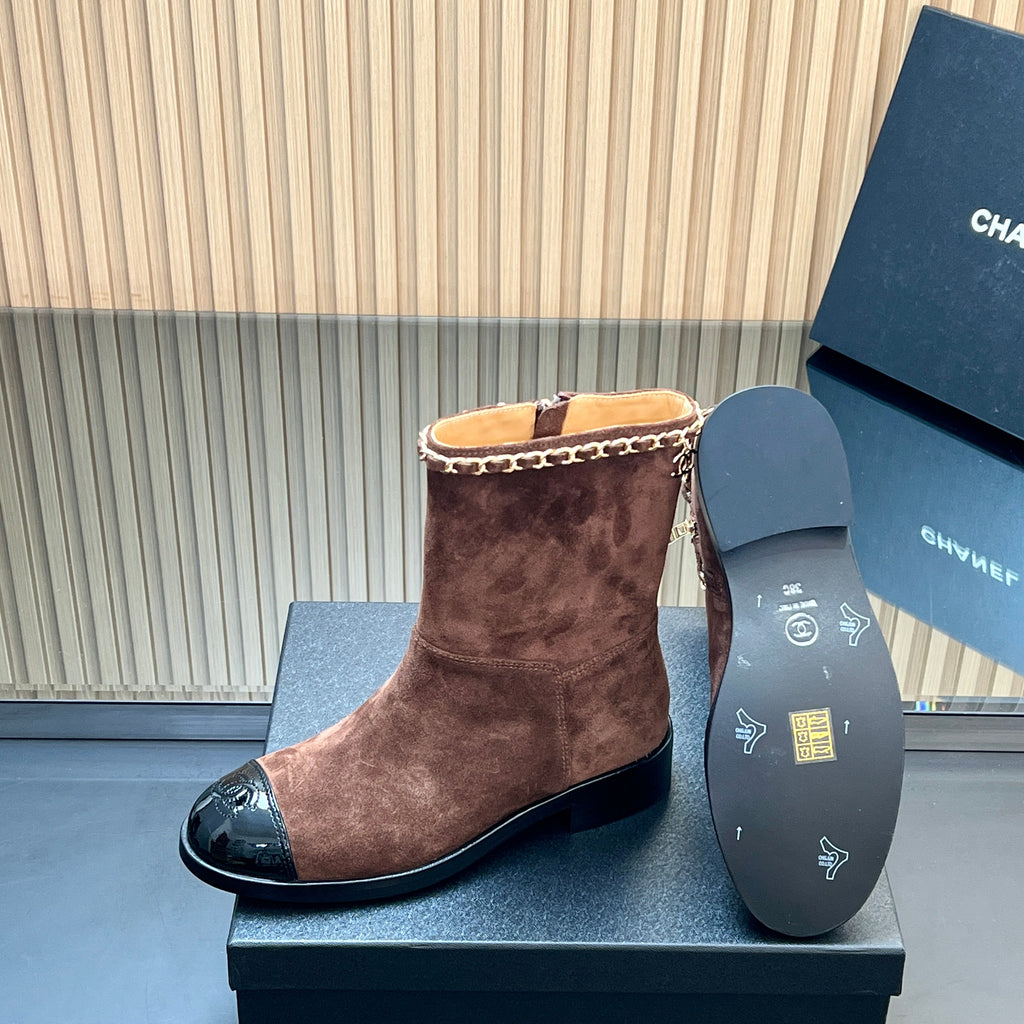 CHANEL 25S SHORT BOOTS WITH CHAIN IN DARK BROWN SUEDE