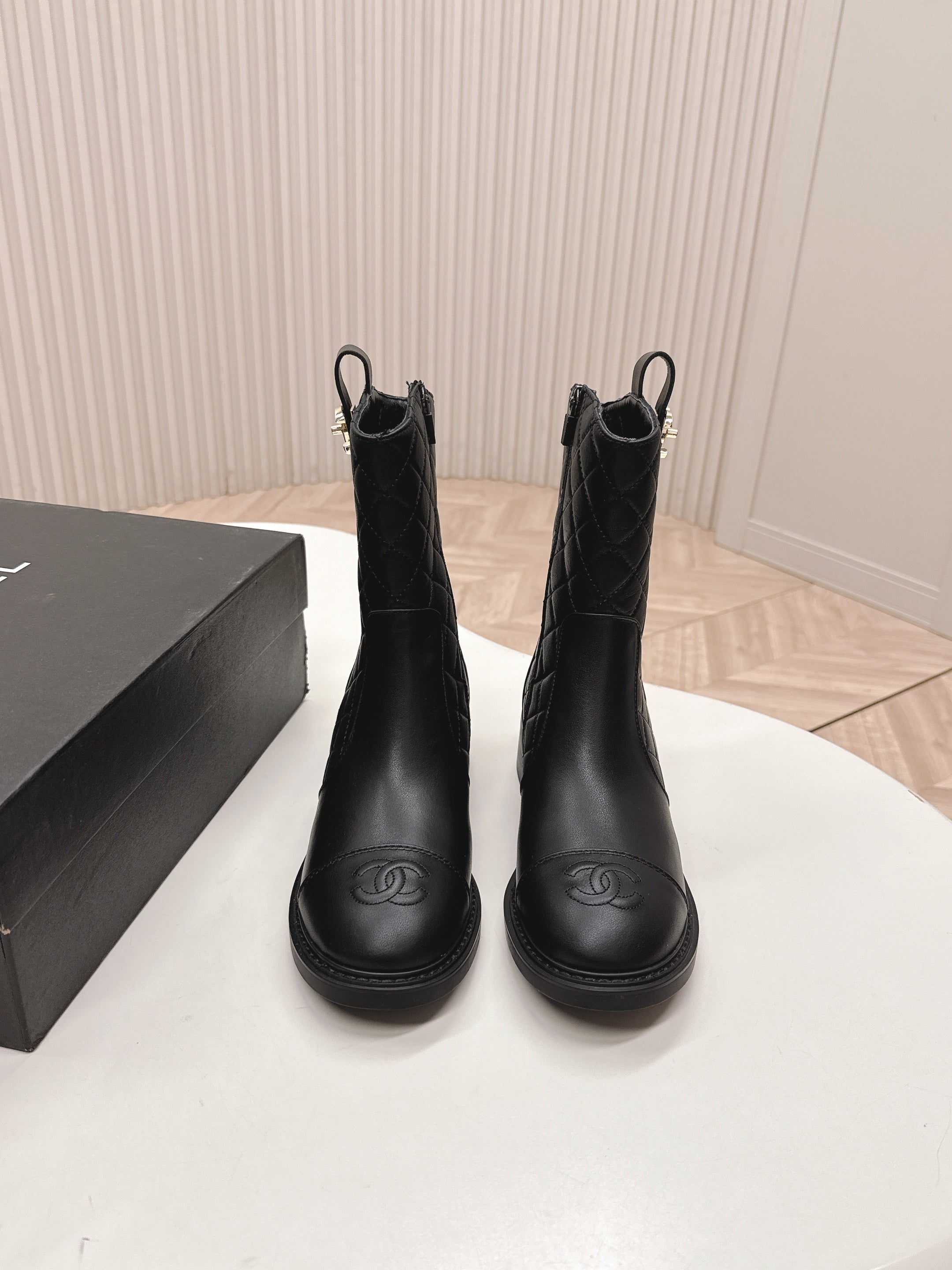 CHANEL ANKLE BOOTS 25S IN BLACK LAMBSKIN WITH GOLD HARDWARE