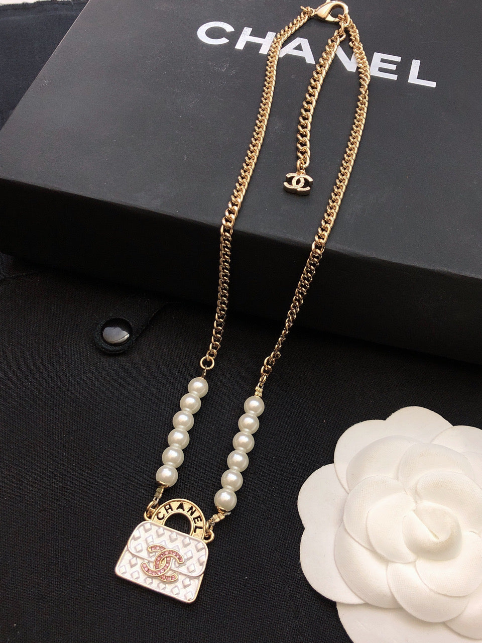 18K  Chanel Pearls Bag Pendant Necklace