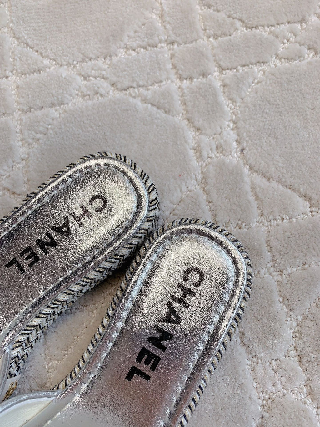 CHANEL PLATFORM SLIPPERS IN SILVER WOOL AND LAMBSKIN