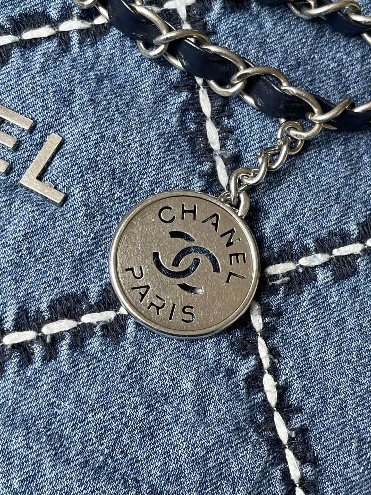 CHANEL MEDIUM 37 CROSSBODY BAG IN BLUE DENIM WITH CHAIN