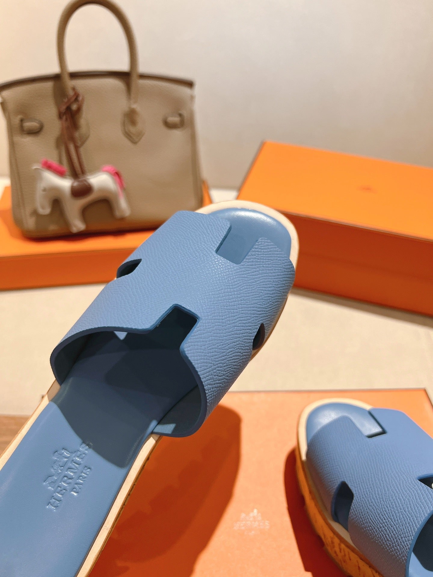 HERMES 25S HIGH WEDGE SANDALS IN BLUE LAMBSKIN STYLE 3