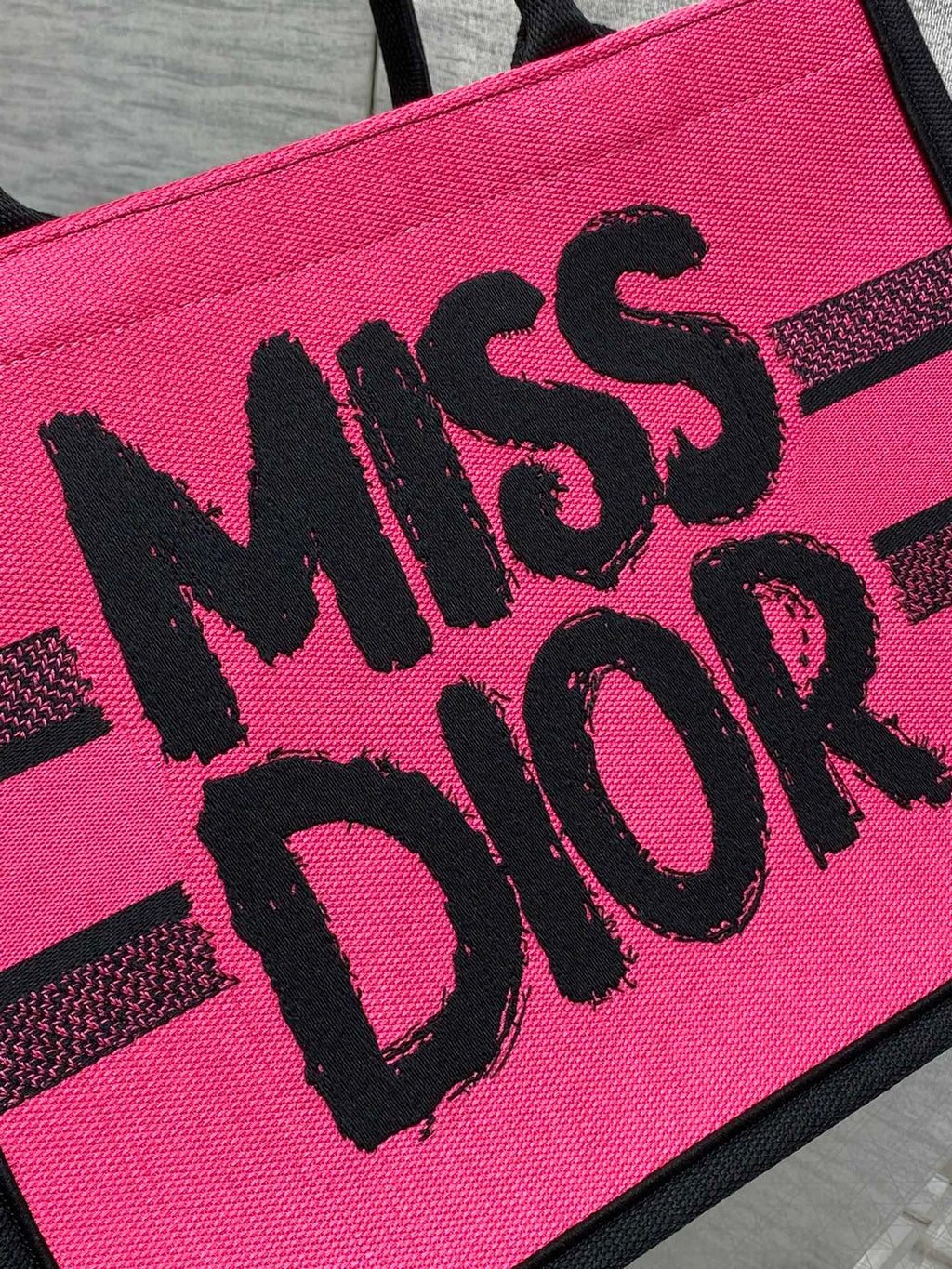 BOOK TOTE 36 IN CERISE RED MIX MINSK PURPLE CANVAS 226510