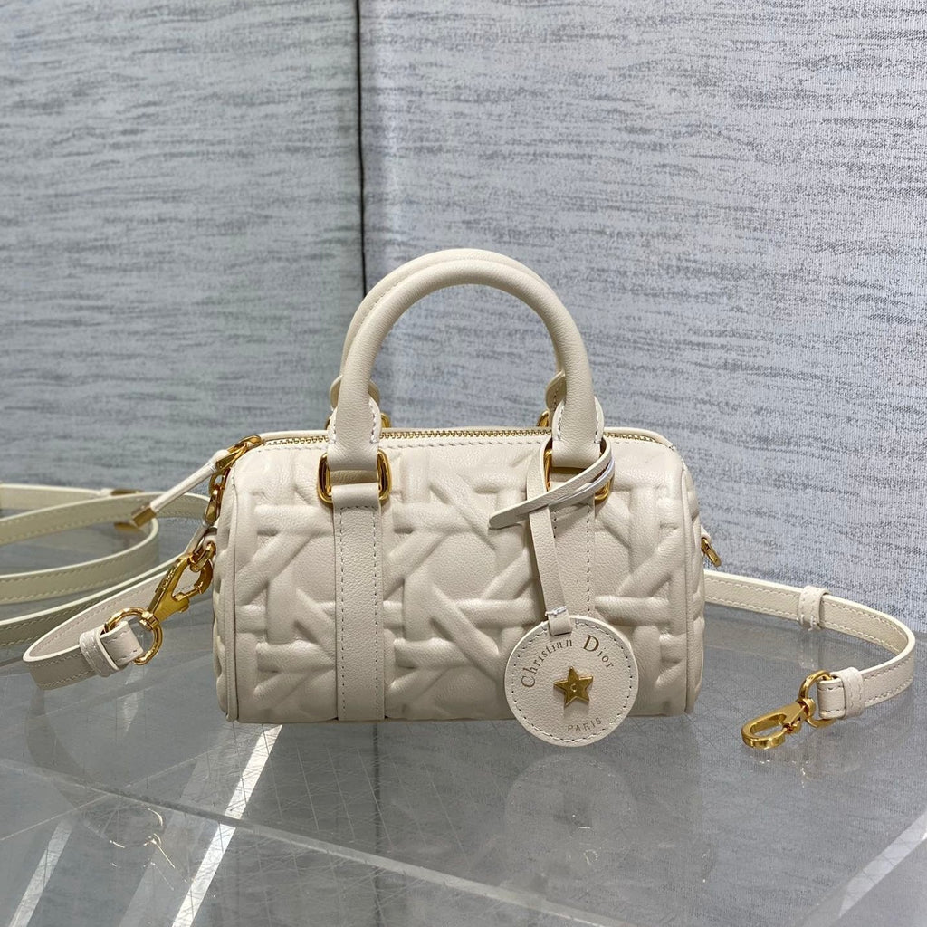 DIOR GROOVE 17 BAG IN WHITE CREAM MACROCANNAGE CALFSKIN WITH GOLD HARDWARE