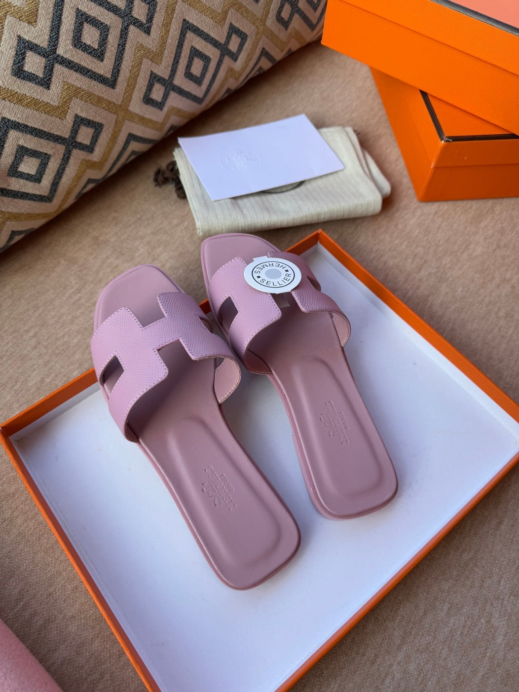 HERMES 0RAN SANDALS IN PASTEL PURPLE CALFSKIN