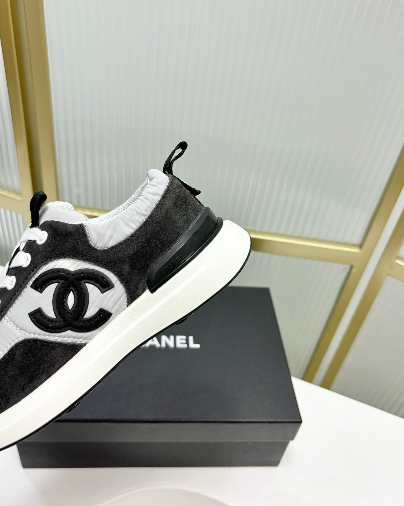 CHANEL SNEAKER IN BLACK MIX GREY SUEDE
