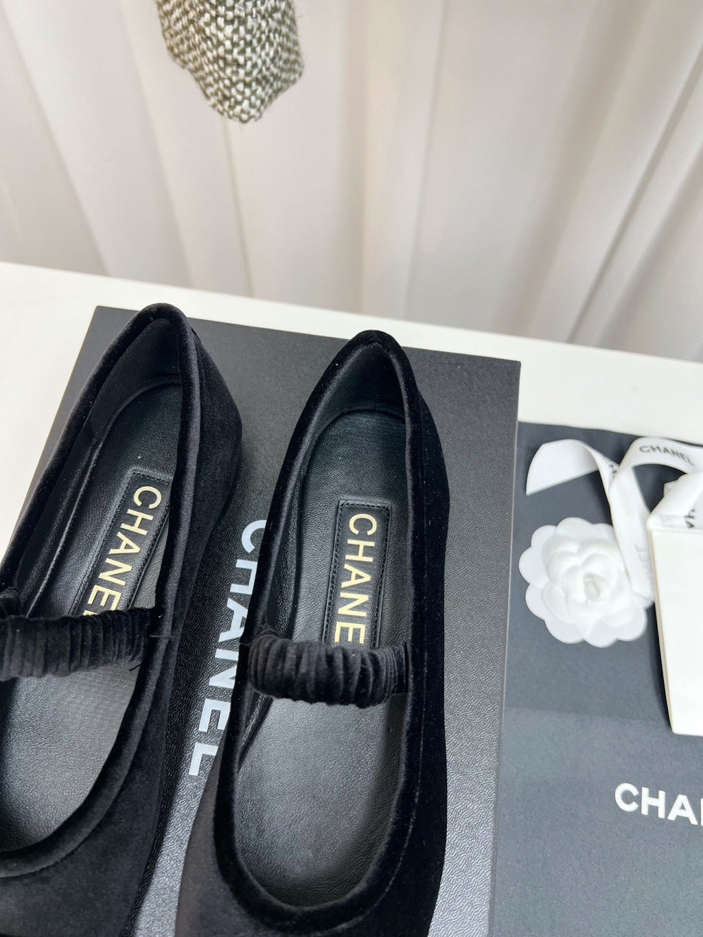 CHANEL MARY JANE FLAT IN BLACK VELVET