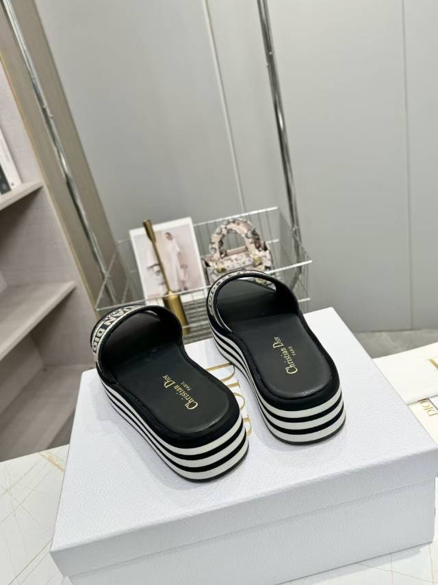 DIOR CD DWAY PLATFORM SLIDE IN BLACK AND WHITE COTTON STRIPED SOLE