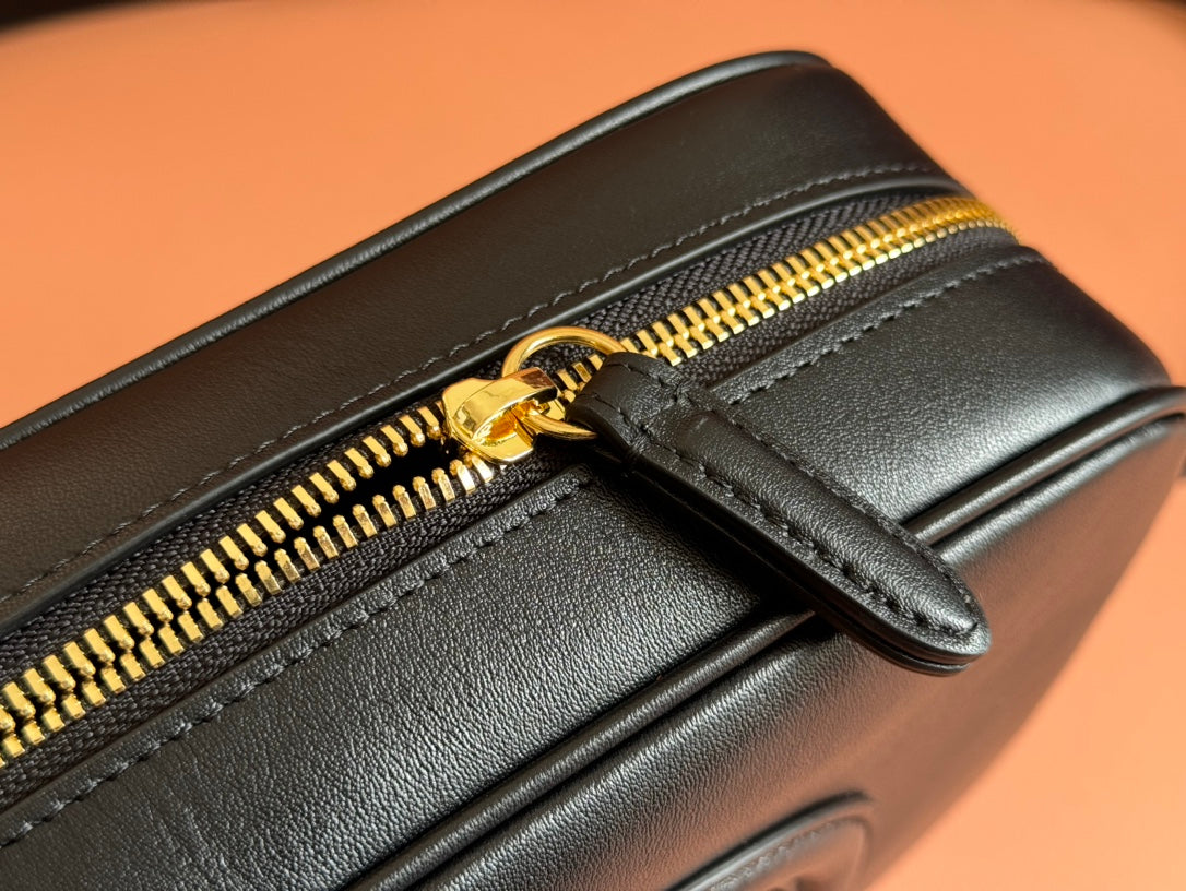 GUCCI BLONDIE SMALL SHOULDER BAG 21 IN BLACK SMOOTH CALFSKIN