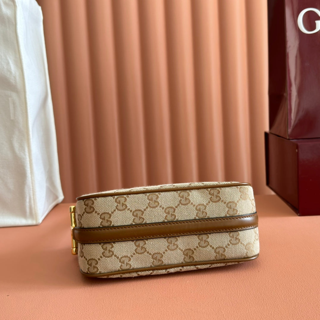 GUCCI 26S SHOULDER BAG 19 IN WARM BEIGE AND BROWN CANVAS