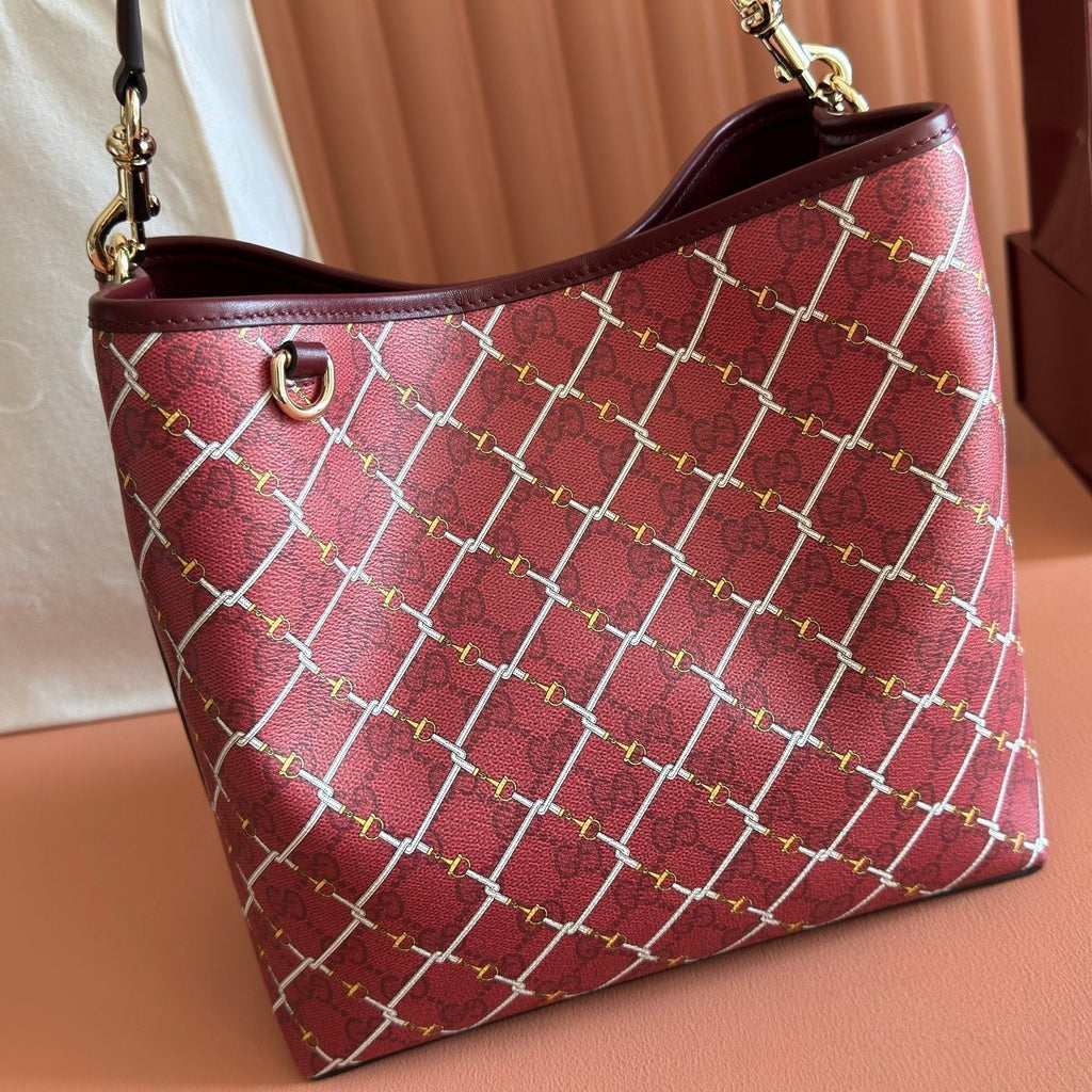 GUCCI 26S  EMBLEM BUCKET BAG 25 IN DARK RED COATED FABRIC