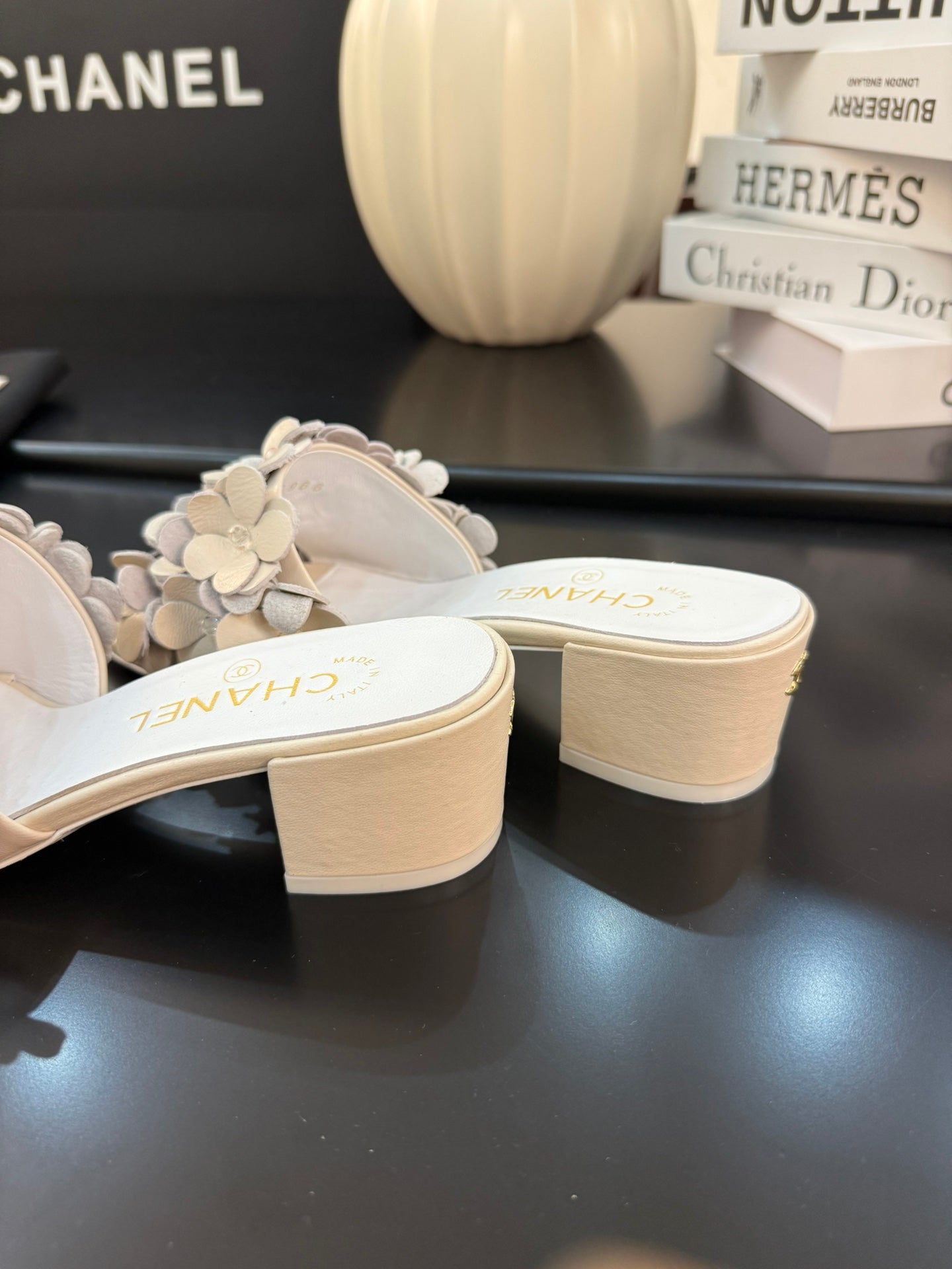 CHANEL MID HEEL 45 MM MULE IN WHITE CALFSKIN