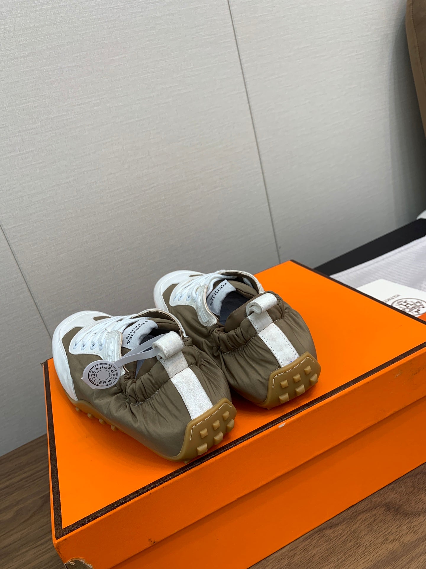 HERMES SKATEBOARD SHOES LIGHT GRAY MIX PEANUT CALFSKIN