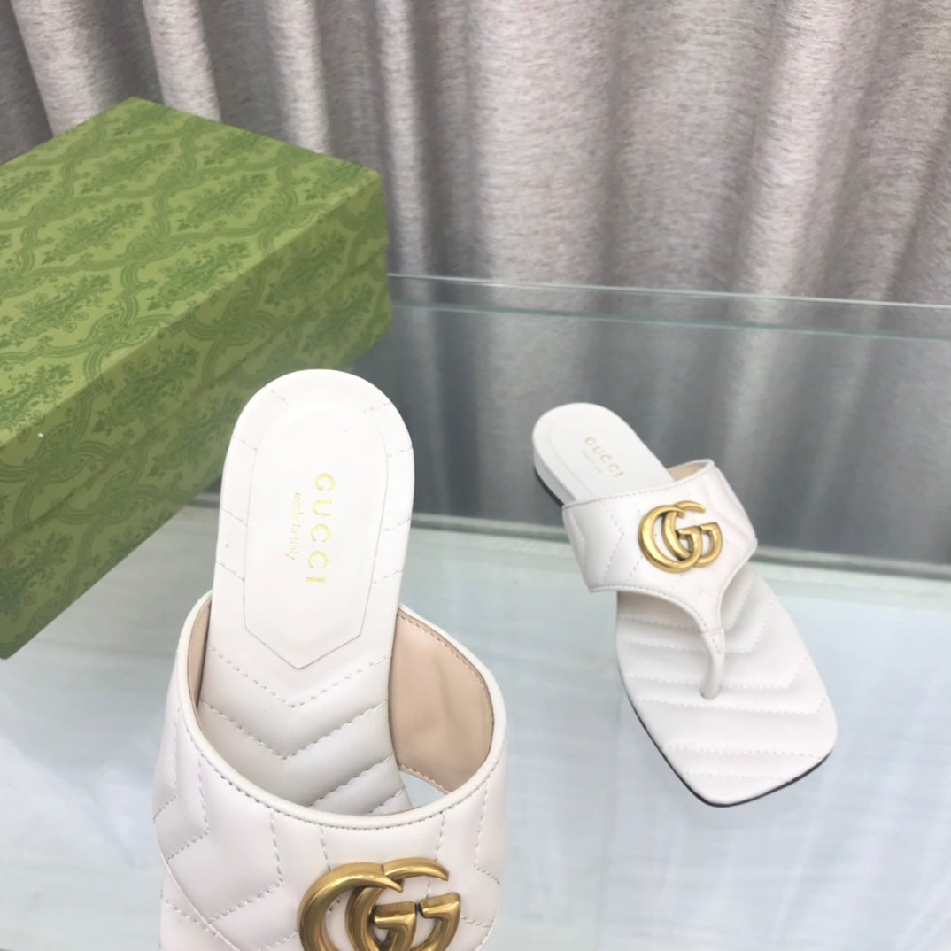 GUCCI marmont logo - embellished mattelasse leather sandal in white