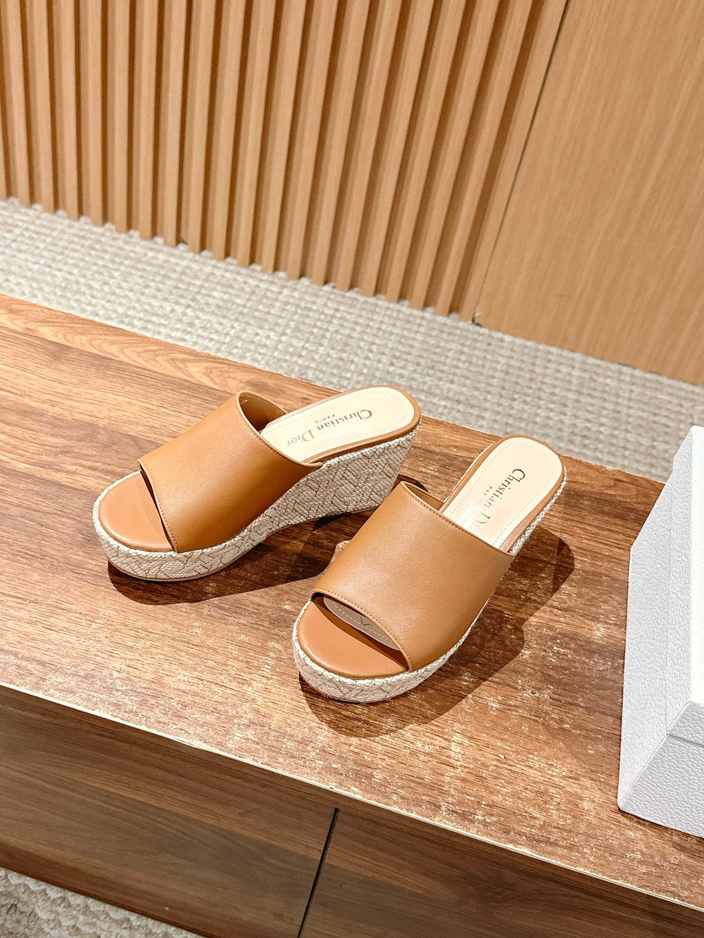DIOR ATTITUDE WEDGE SLIDE 90MM IN BROWN CALFSKIN NATURAL BEIGE RAFFIA SOLE