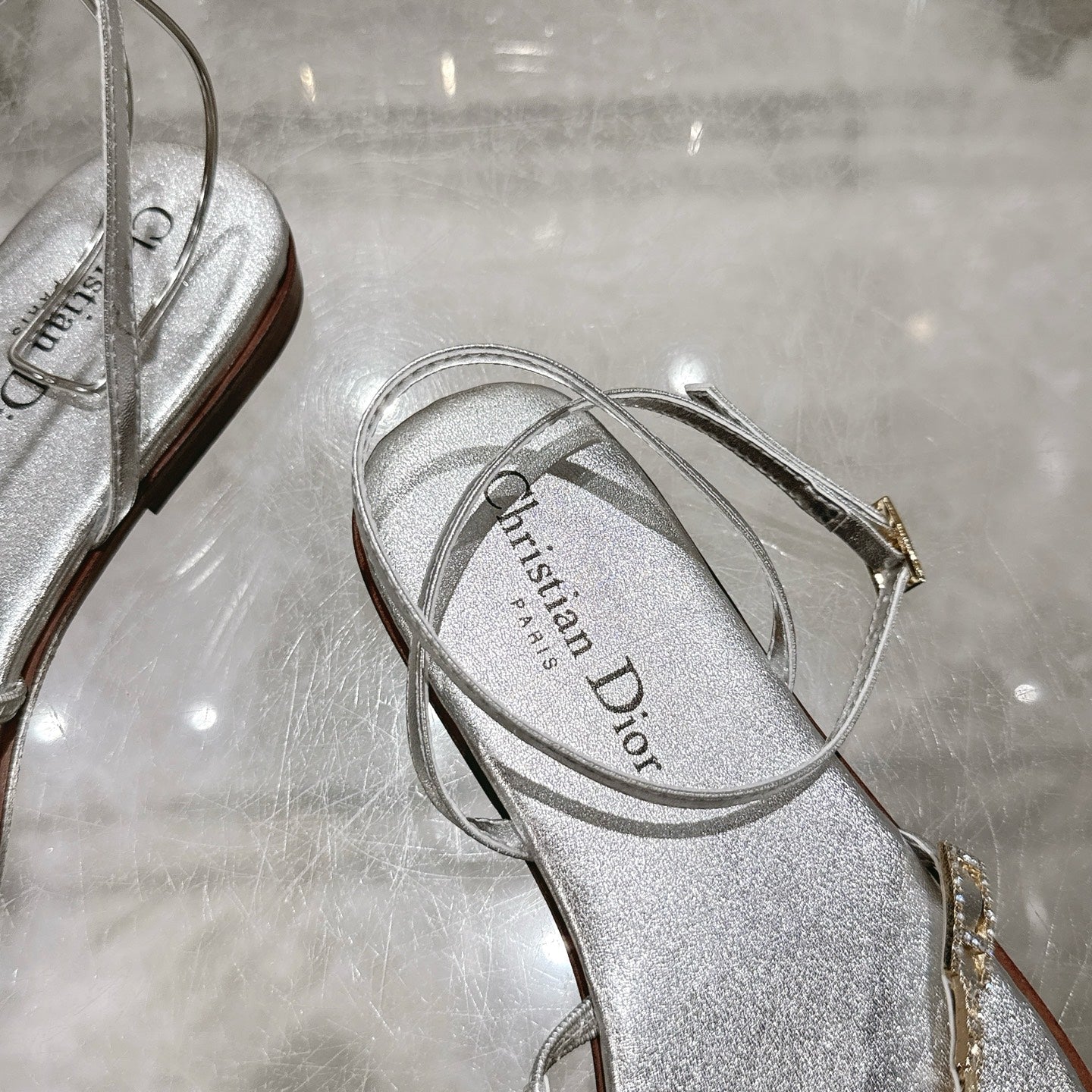 DIOR FLAT SANDALS 25S IN SILVER CALFSKIN RHINESTONES STRAP